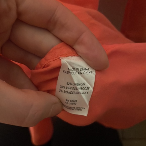 Theory Linen Stretch button down Salmon Color Beautifully made, simple seaming. - Picture 5 of 5